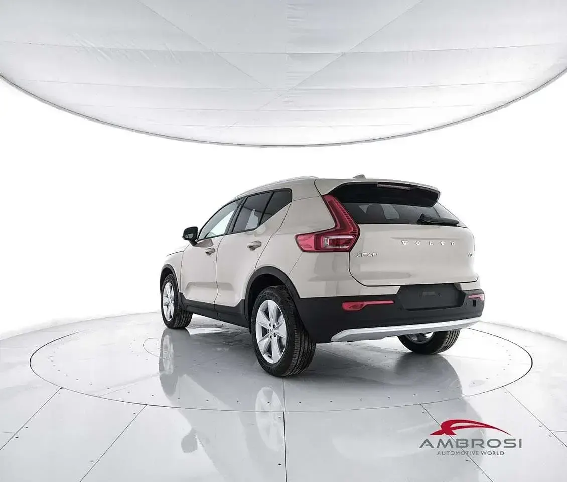 Nuova Volvo XC40 Core 163 CV (119 kW) 2026 Forest lake SUV
