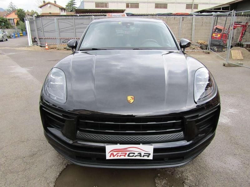 Usata Porsche Macan 265 CV (194 kW) 2023 Jet black metallic SUV
