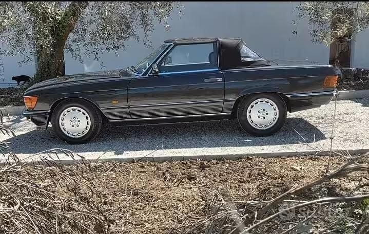 Begagnad Mercedes SL300 188 HK (138 kW) 1989 Svart Cab