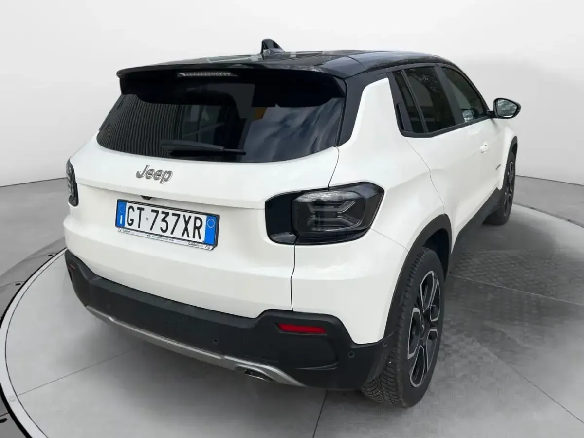Usata Jeep Avenger Summit 100 CV (73 kW) 2024 Bianco SUV