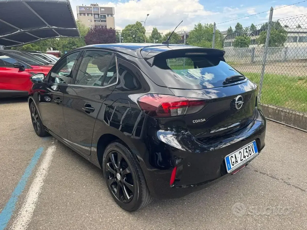 Usata Opel Corsa 75 CV (55 kW) 2020 Nero metallizzato Utilitaria