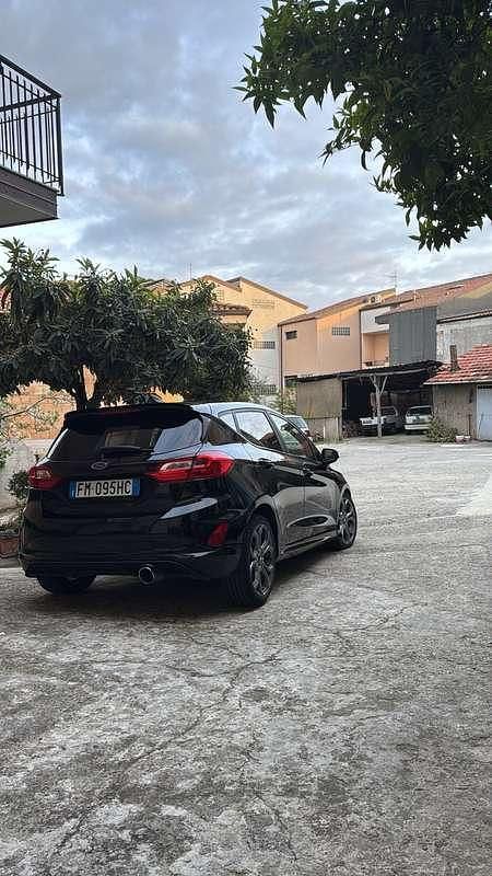 Usata Ford Fiesta ST-Line 86 CV (63 kW) 2018 Nero Utilitaria