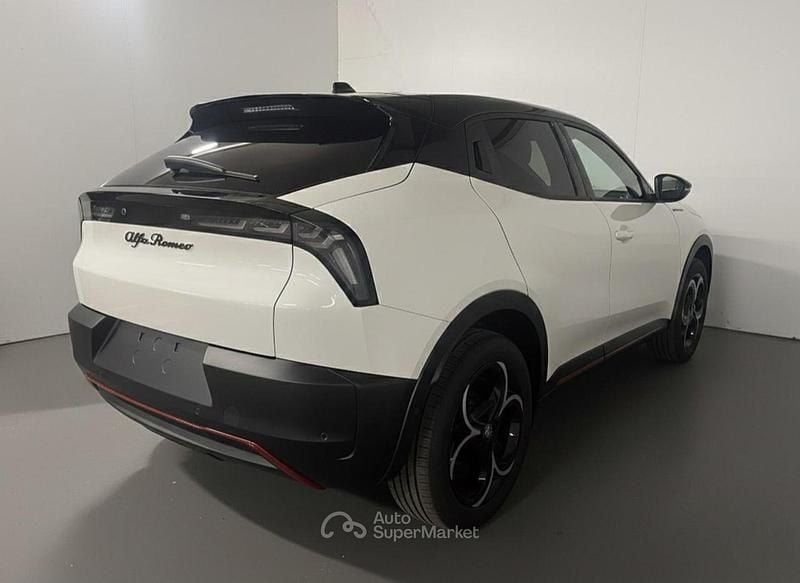 Nuova Alfa Romeo Junior Edizione Speciale 136 CV (100 kW) 2026 Bianco SUV