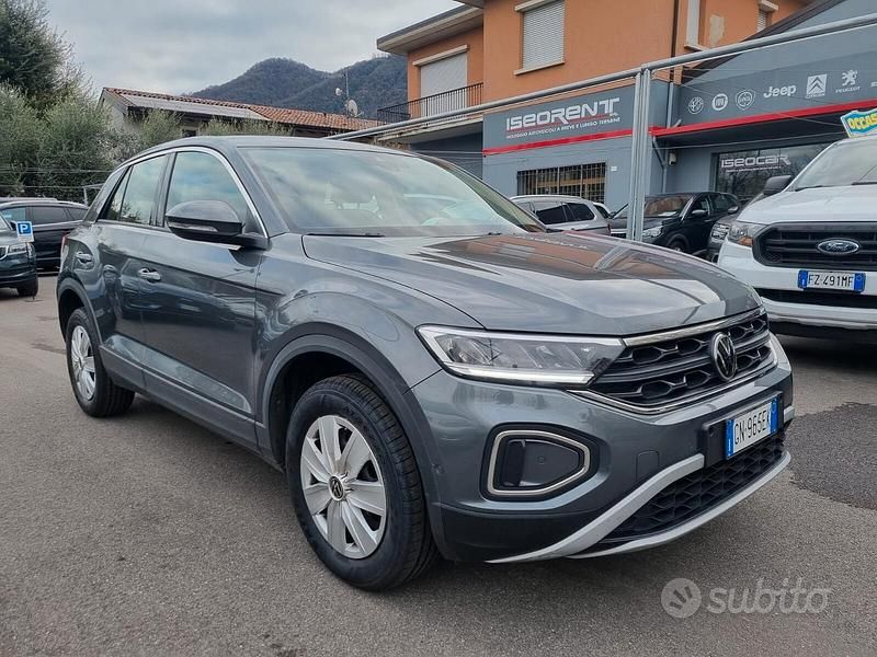 Usata VW T-Roc Life 110 CV (80 kW) 2022 Grigio SUV