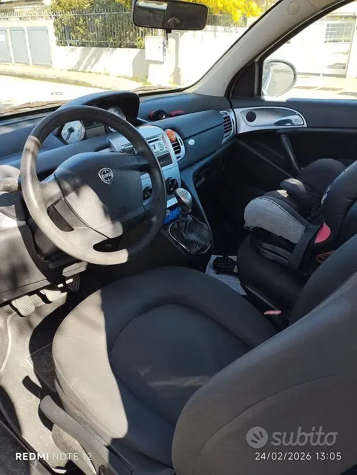 Usata Lancia Ypsilon 69 CV (50 kW) 2011 Bianco Utilitaria