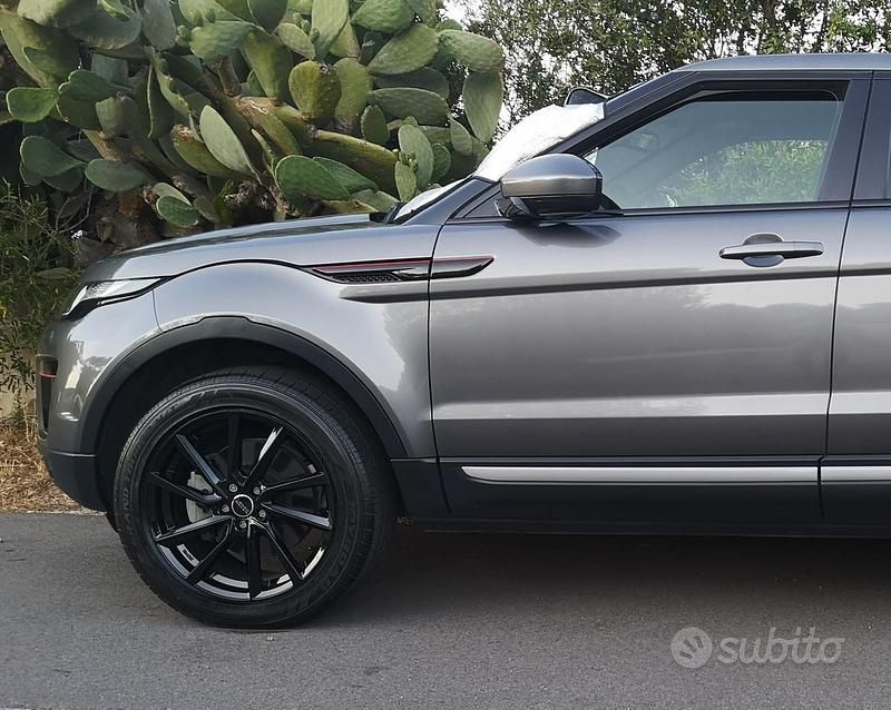 Usata Land Rover Range Rover evoque 150 CV (110 kW) 2016 Grigio Station wagon
