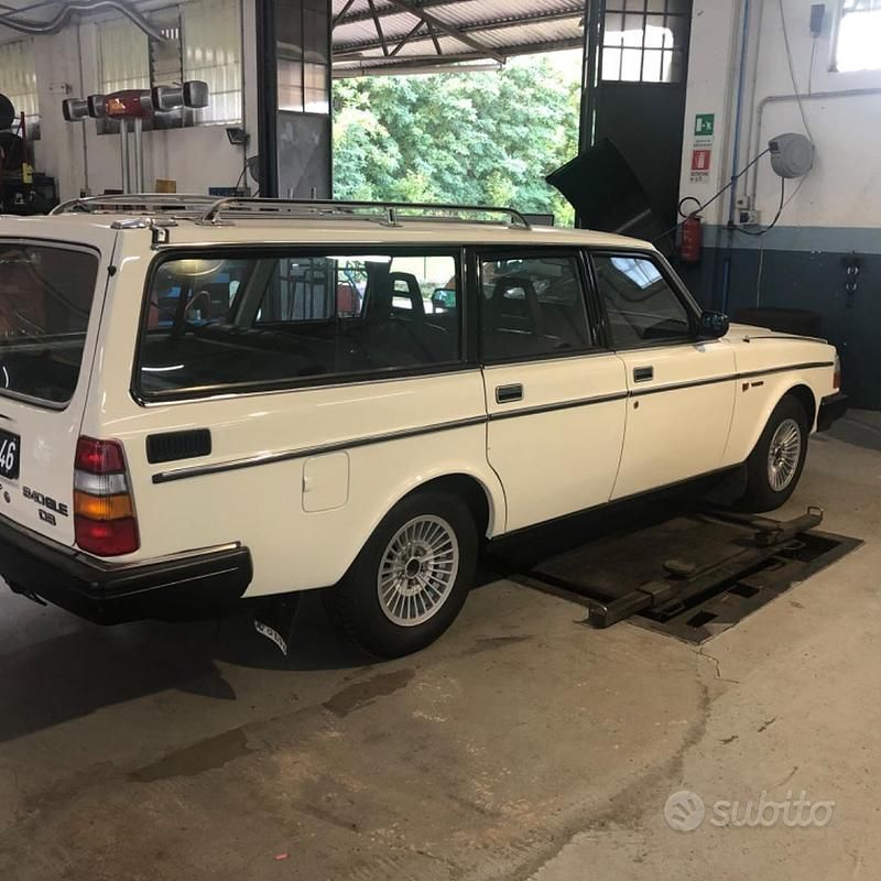 Usata Volvo 240 82 CV (60 kW) 1985 Bianco Station wagon