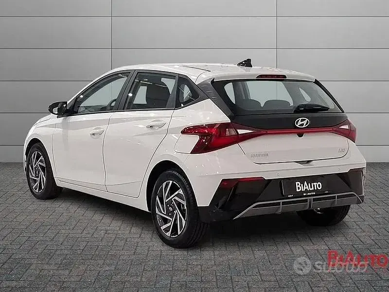 Usata Hyundai i20 90 CV (66 kW) 2026 Bianco Utilitaria