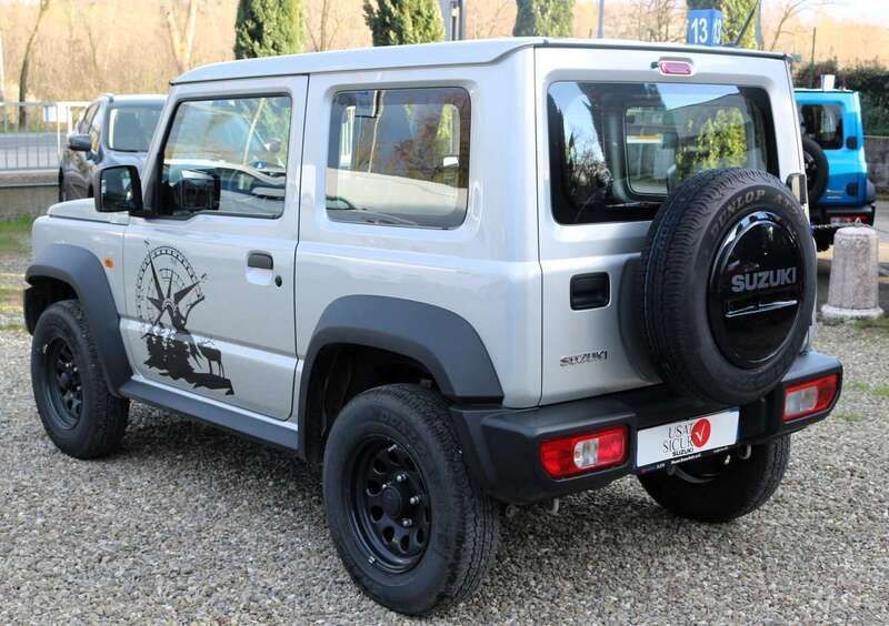 Usata Suzuki Jimny 102 CV (75 kW) 2022 Argento siberia SUV