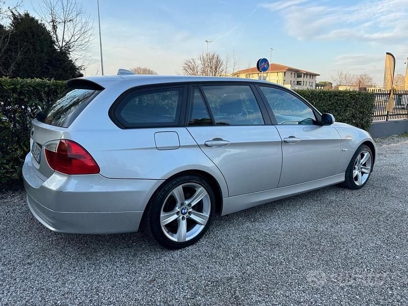 Usata BMW 320 Comfort Edition 163 CV (119 kW) 2006 Grigio Station wagon