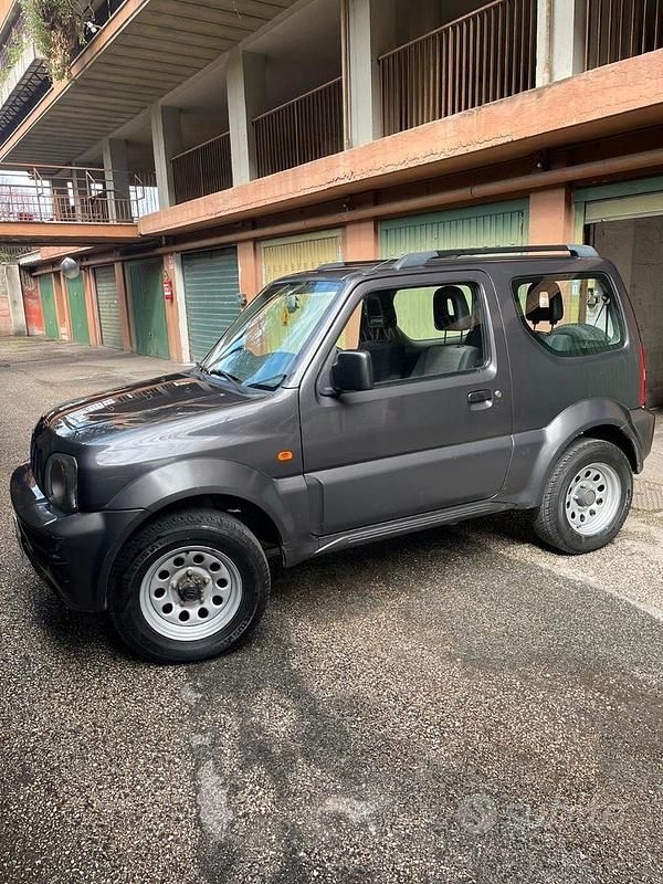 Usata Suzuki Jimny 2012 Grigio SUV