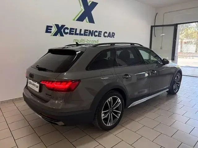 Usata Audi A4 Allroad Ambiente 203 CV (149 kW) 2024 Grigio Station wagon