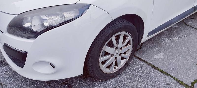 Usata Renault Mégane III 110 CV (80 kW) 2012 Bianco Station wagon