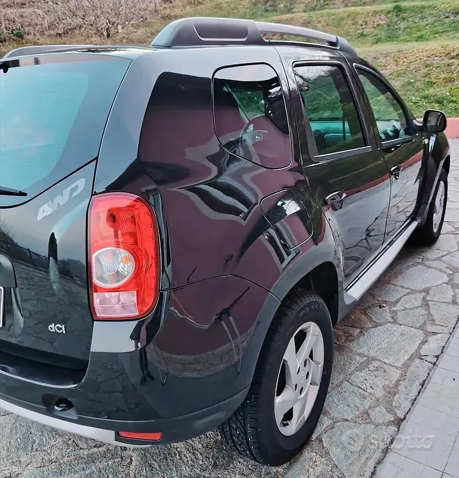 Usata Dacia Duster 110 CV (80 kW) 2011 Nero SUV