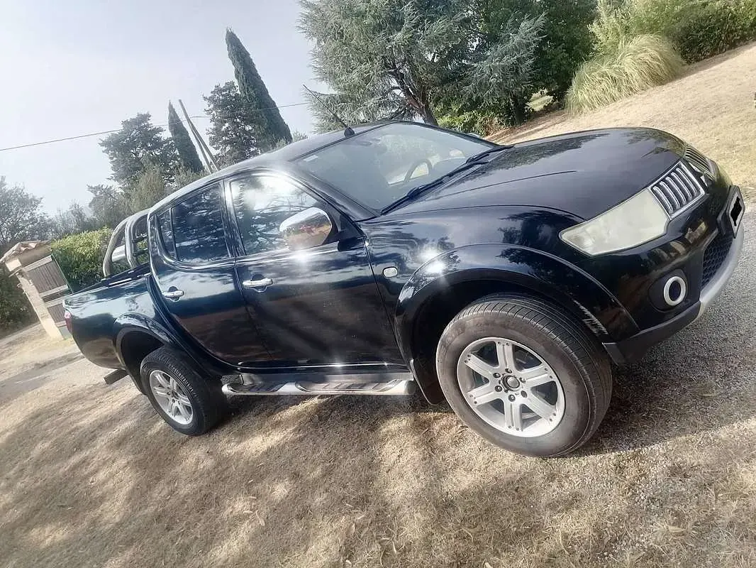 Usata Mitsubishi L200 Intense+ 178 CV (130 kW) 2014 Nero Pick-up