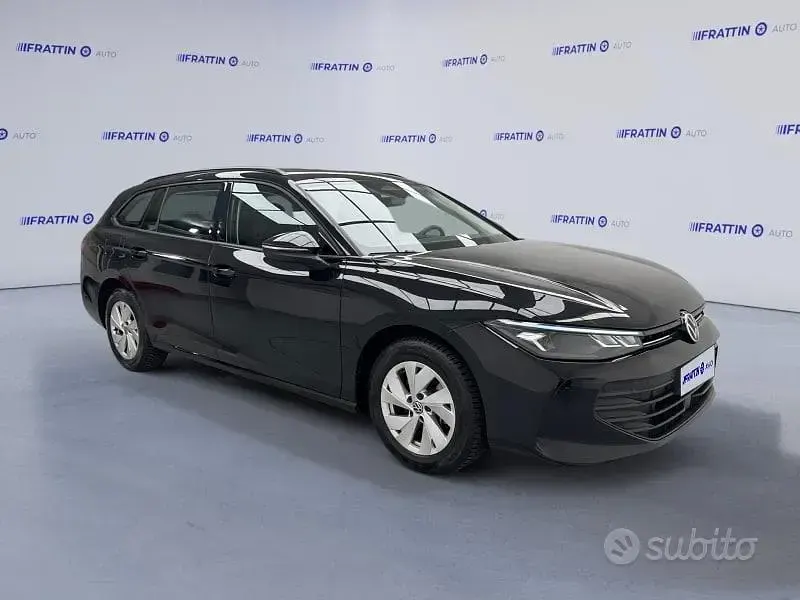 Begagnad VW Passat 151 HK (111 kW) 2024 Svart Kombi