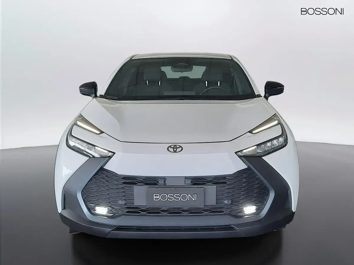 Usata Toyota C-HR Active 140 CV (102 kW) 2024 Bianco SUV