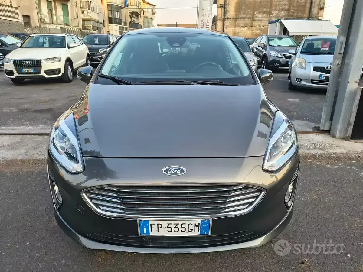 Usata Ford Fiesta 85 CV (62 kW) 2018 Grigio Utilitaria