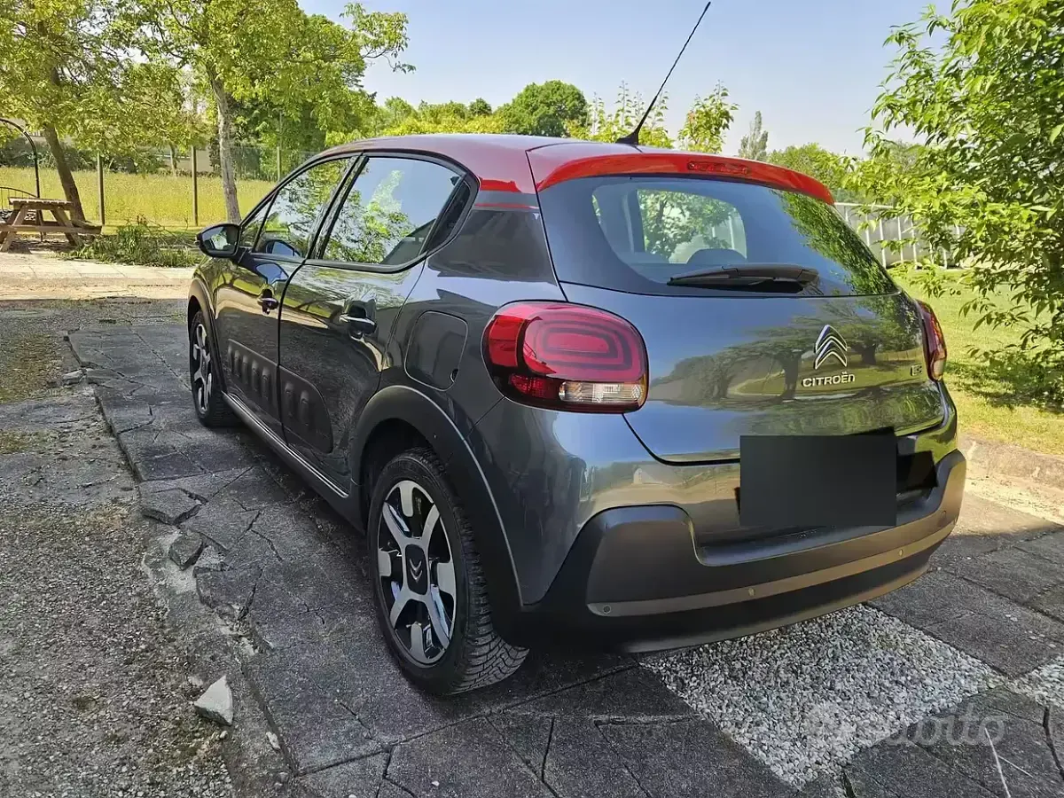 Begagnad Citroën C3 PureTech 82 HK (60 kW) 2017 Grå Sedan