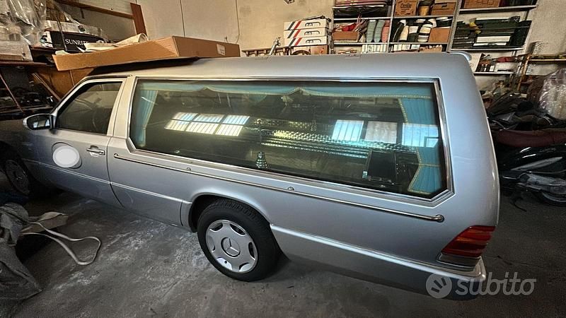 Usata Mercedes E250 1991 Grigio