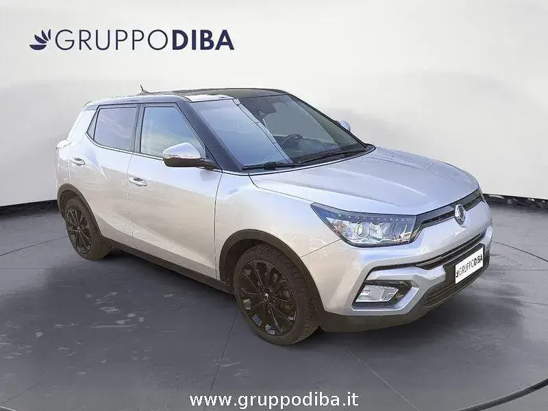 Usata SsangYong Tivoli 115 CV (84 kW) 2018 Grigio SUV