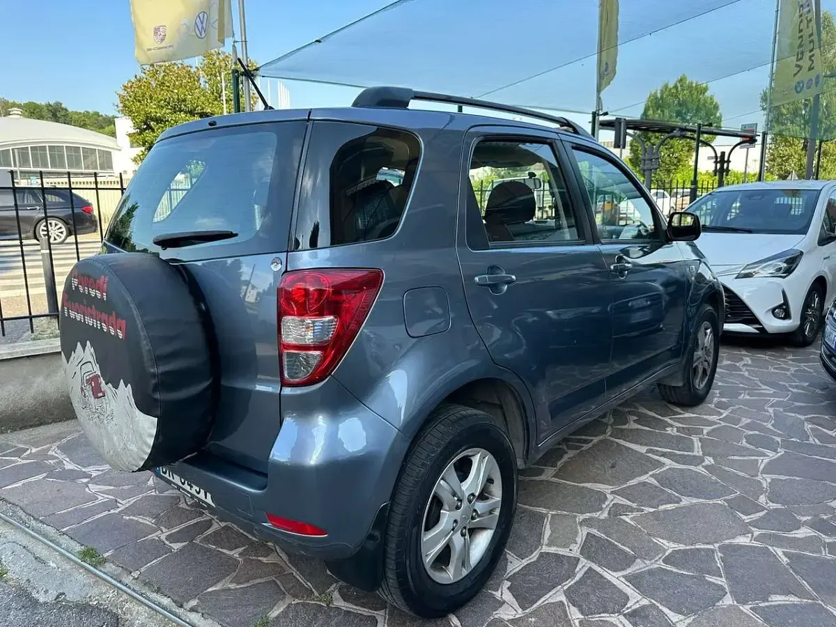 Usata Daihatsu Terios 105 CV (77 kW) 2008 Argento SUV