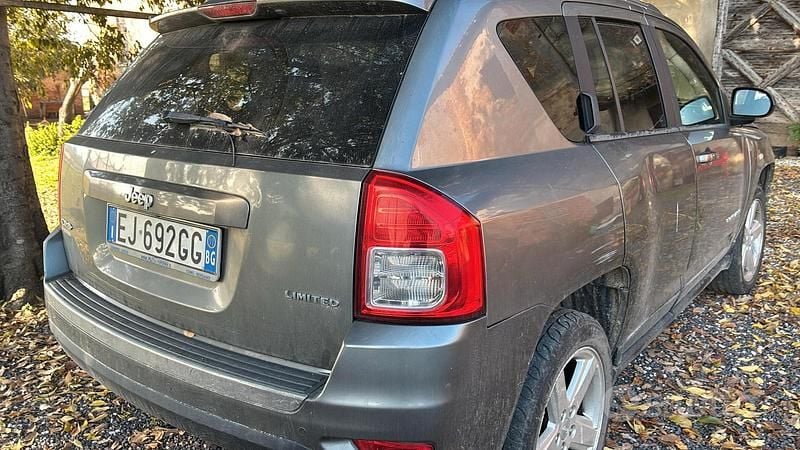 Argento Usata 2011 Jeep Compass Limited SUV | 5500 € (Ottimo prezzo) - Immagine 1/4