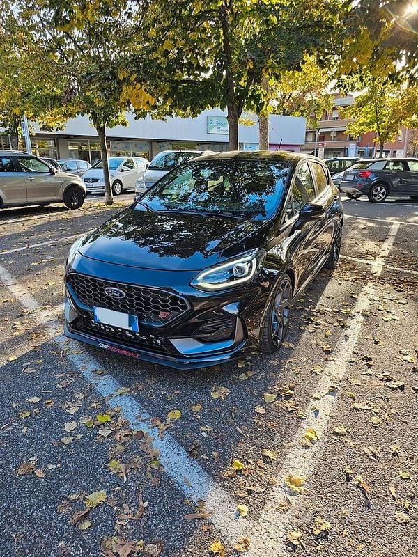 Usata Ford Fiesta ST200 200 CV (147 kW) 2022 Nero Utilitaria