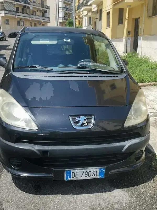 Usata Peugeot 1007 68 CV (50 kW) 2007 Monovolume