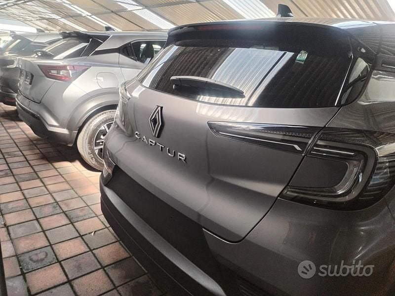Usata Renault Captur Techno 91 CV (66 kW) 2025 Grigio SUV