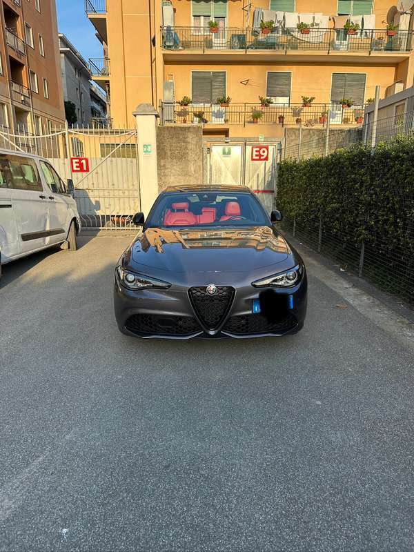 Usato 2022 Alfa Romeo Giulia 2.1 Diesel 209 CV (42.000 €)