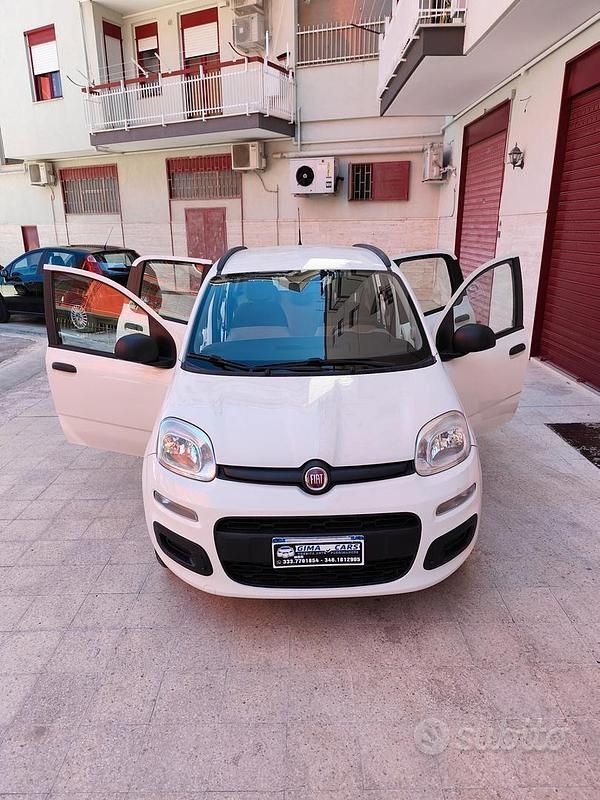 Usata Fiat Panda Lounge 80 CV (58 kW) 2013 Bianco Utilitaria