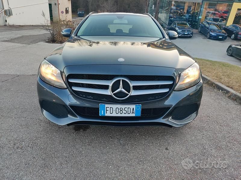 Usata Mercedes C200 Business 135 CV (99 kW) 2016 Grigio Station wagon