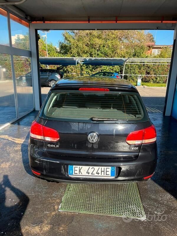 Usata VW Golf VI 105 CV (77 kW) 2010 Utilitaria