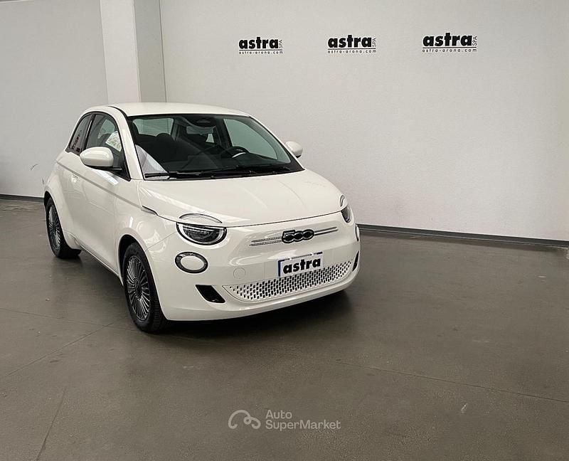 Beige Usata 2021 Fiat 500e Icon Tre volumi | 12.900 € (Buon prezzo) - Immagine 1/4