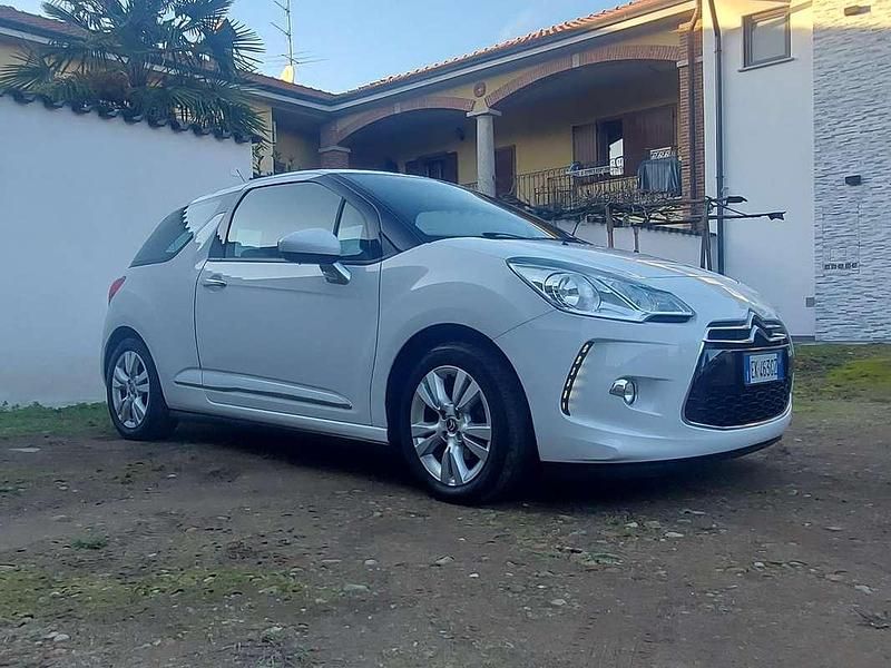 Usata Citroën DS3 68 CV (50 kW) 2012 Nero Berlina