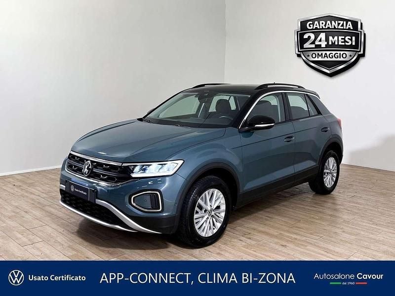Usata VW T-Roc Life 150 CV (110 kW) 2023 Petroleum blue SUV