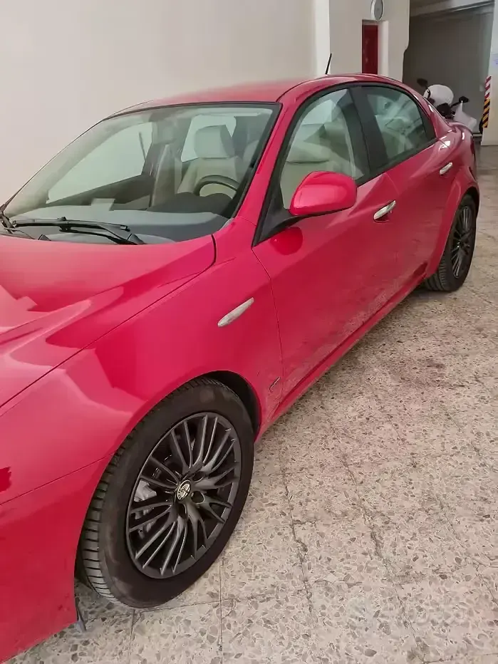 Usata Alfa Romeo 159 Distinctive 200 CV (147 kW) 2009 Rosso Berlina