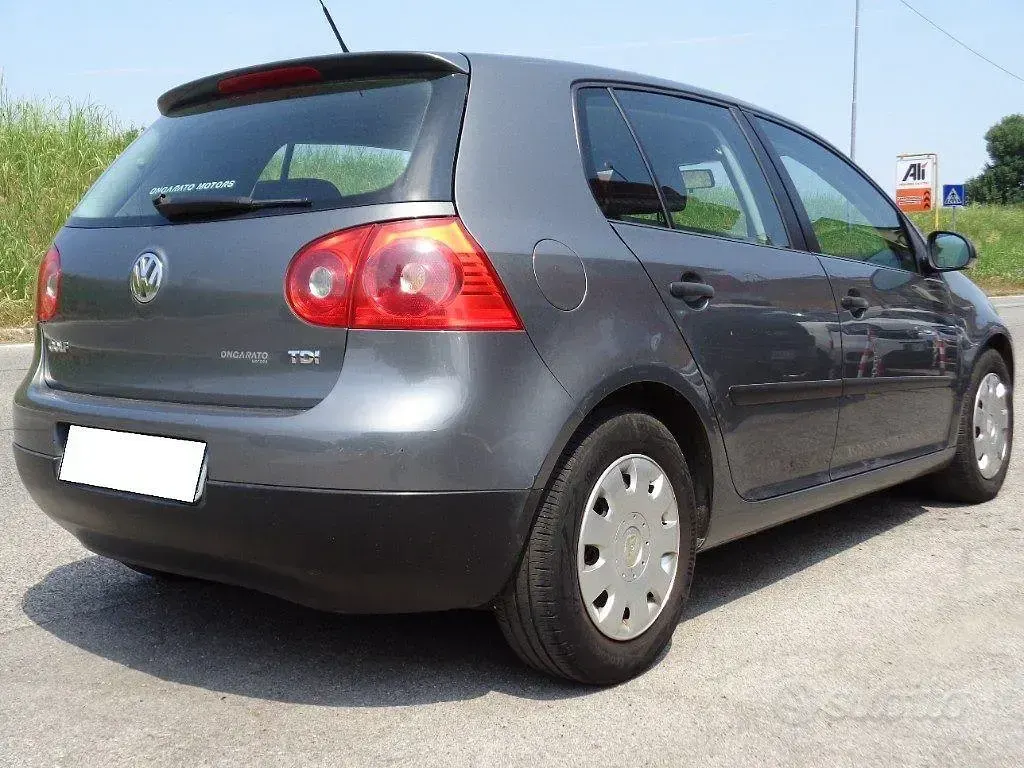 Usata VW Golf V Comfortline 105 CV (77 kW) 2007 Grigio Berlina