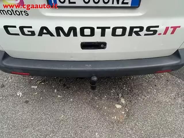 Usata VW Shuttle 131 CV (96 kW) 2004 Bianco Monovolume