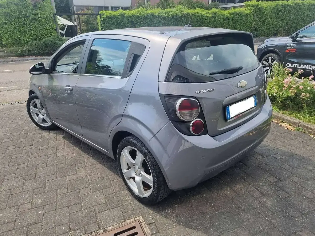 Usata Chevrolet Aveo LTZ 86 CV (63 kW) 2011 Grigio scuro metallizzato Berlina