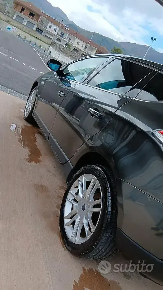 Usata Lancia Delta 120 CV (88 kW) 2009 Grigio Utilitaria