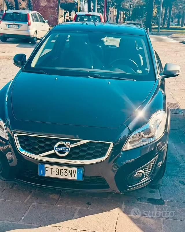 Usata Volvo C30 120 CV (88 kW) 2010 Nero Utilitaria