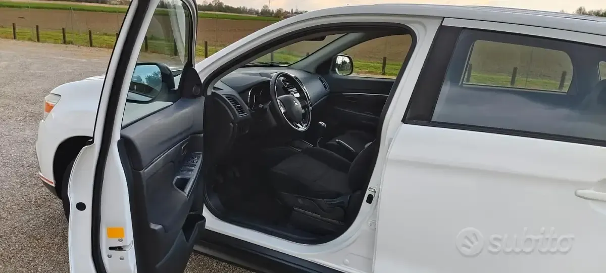 Usata Mitsubishi ASX Instyle 117 CV (86 kW) 2018 Bianco SUV
