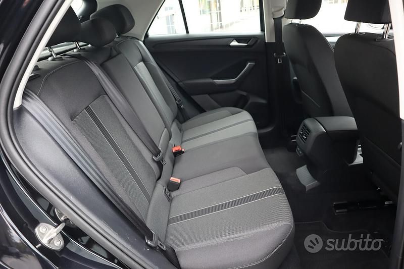 Usata VW T-Roc Life 150 CV (110 kW) 2023 Nero SUV