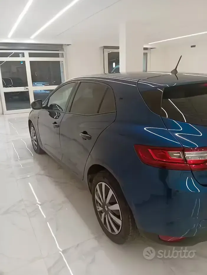Usata Renault Mégane 110 CV (80 kW) 2019 Blu Berlina