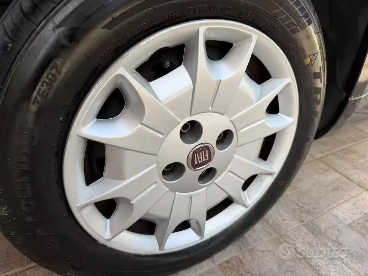 Usata Fiat Panda Lounge 69 CV (50 kW) 2014 Nero Utilitaria