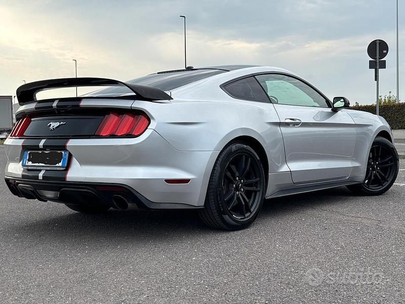 Usata Ford Mustang Fastback 317 CV (233 kW) 2016 Argento Coupé