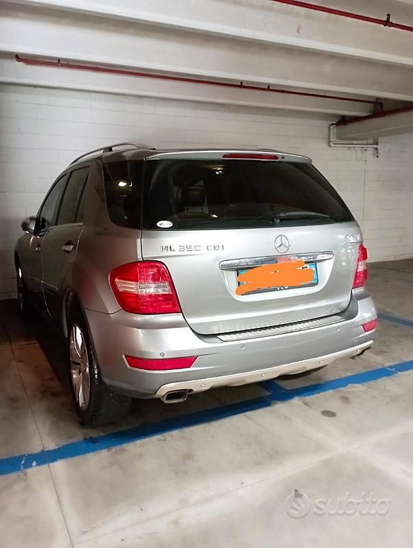 Usata Mercedes ML350 106 CV (77 kW) 2010 Grigio SUV