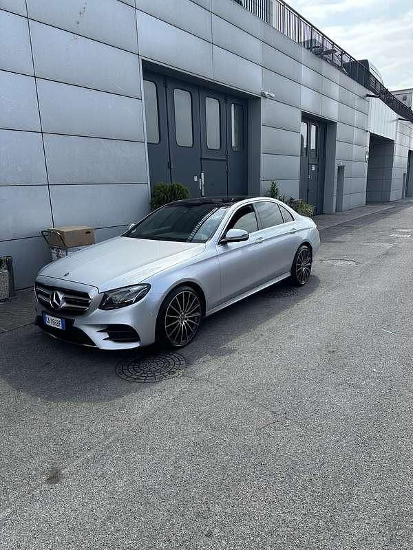 Usata 2020 Mercedes E400 Elegance Tre volumi | 40.000 € - Immagine 1/4